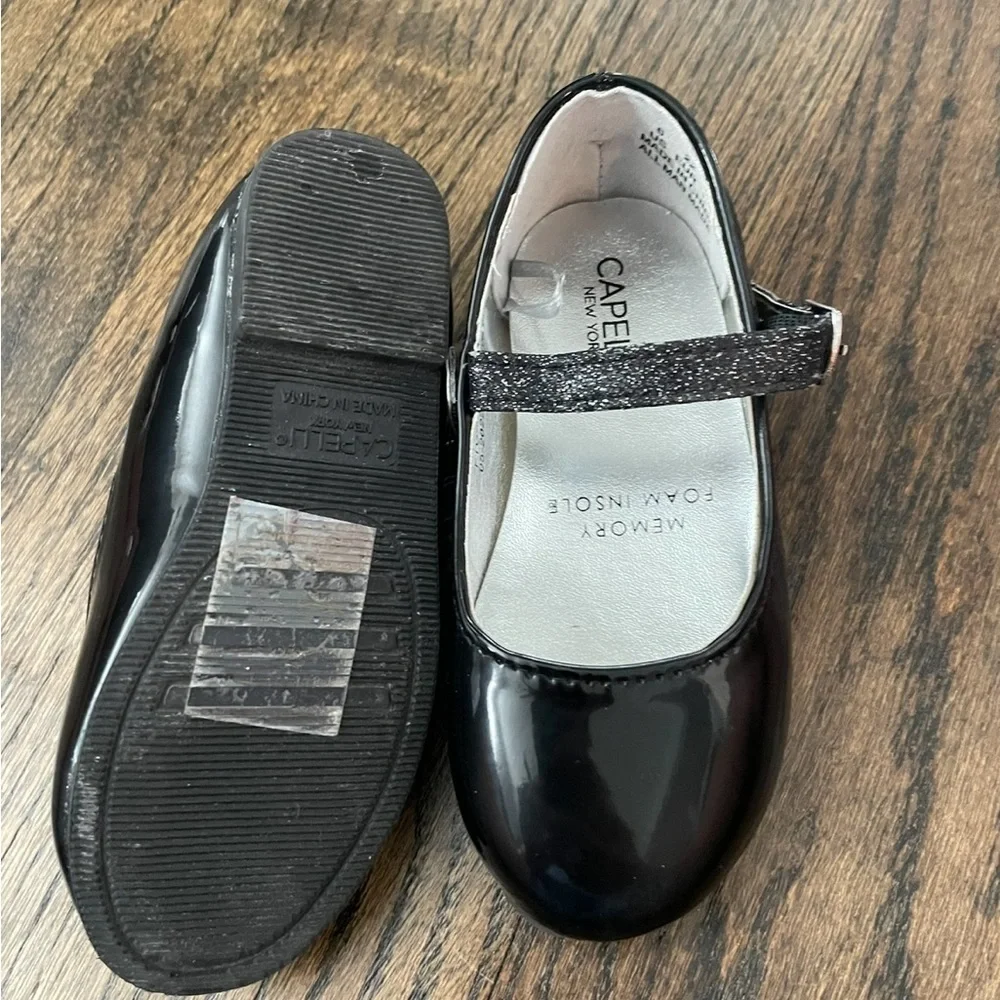 Black dress shoes